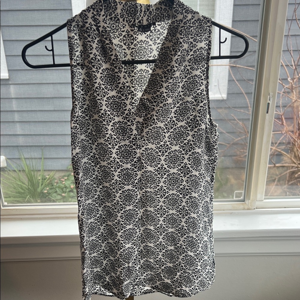 Theory Black and White Sleeveless Blouse